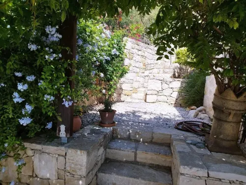Large private apartment in a traditional Greek village with stunning views. Hotel di Apokoronas