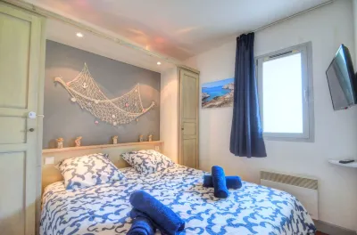 40m² T2 apartment with terrace, swimming pool, air conditioning and secure private parking Hotels near Plage d'Arène Cros