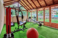 Snow Flakes Resort and Spa Centrally Heated Luxury Resort - palestra
