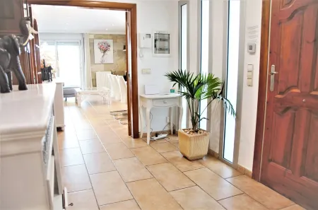 Villa Sofia with sea views ..