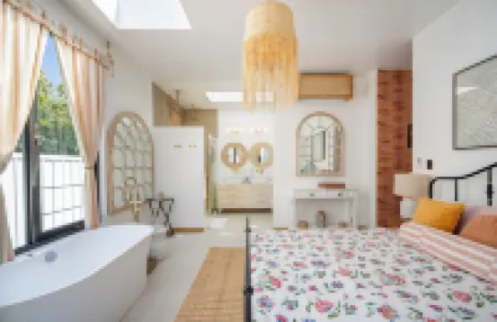 Lux 6-bed villa with WiFi, generator and AC in enchanting San Juan, Puerto Rico