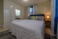 3 Bedrooms in paradise w/fruit trees 3 mins-Oistins!