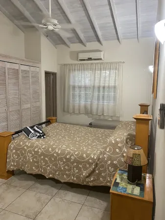 Little Bimshire spacious villa, large pool, private road near shops & bars