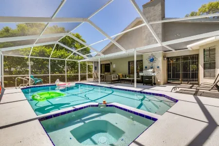 Palm harbor/Crystal Beach 3/2 W Heated pool & Spa