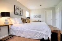 Lovely 2-Bedroom Home Located Close To It All