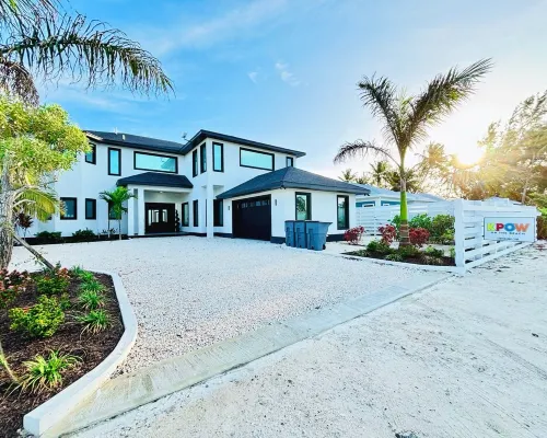 KPOW on the Beach - Brand New 5 bedroom Luxury Beachfront House! Hotels in Steventon