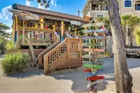 Pools, Beach Access: South Carolina Retreat!