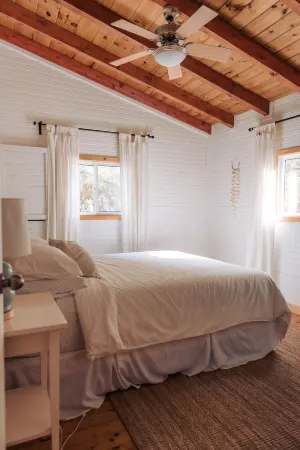 Stylish Lakefront Cottage Retreat in Parry Sound