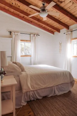 Stylish Lakefront Cottage Retreat in Parry Sound فنادق في Parry Sound. Unorganized. Centre Part