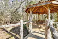 Secluded Family Retreat in Dahlonega w/ Hot Tub! - 3 stjerner