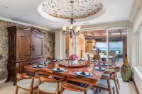 Casa Caleta - Luxurious Toes-In-The-Sand 6-Bedroom Bespoke Villa!