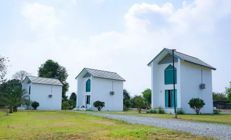 Naoat Resort Farm & Cafe Отели рядом с достопримечательностью «Mae Ngad Dam»