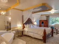 Storybook Riverside Inn