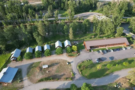 Methow River Lodge