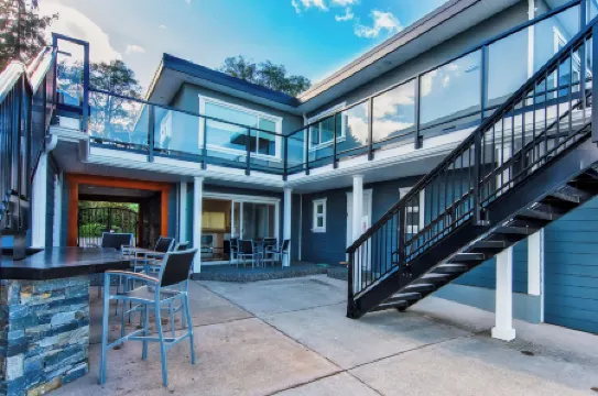 Qualicum Beach Ocean Suites