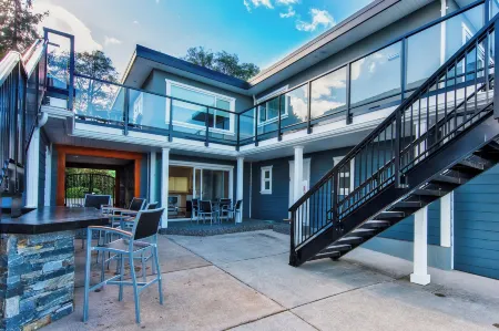 Qualicum Beach Ocean Suites