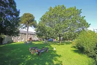 Treetops Flat Hotels in Talsarnau