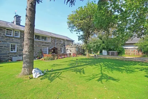 Treetops Flat - Homestays
