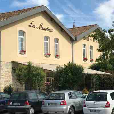 Logis Hôtel les Minotiers Hotel Exterior