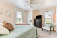 Peaceful Lenoir Home w/ Valley & Mountain Views! - 3-Star