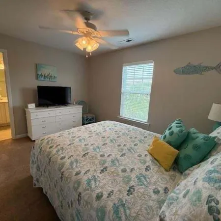 Summer's Den 5 Bedroom Home by RedAwning