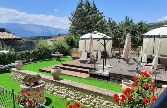 羅吉亞宮食宿酒店