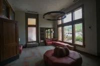 Sundial Lodge Condo Steps from Red Pine Gondola
