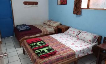Yaki Hostel