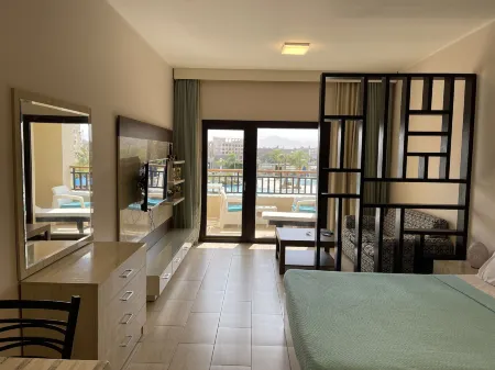 AlDau Heights Apartments Отели рядом с достопримечательностью «Махмея пляж»