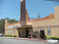 Trails Motel Hotel a Lone Pine