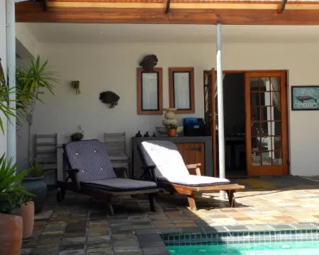 Baleia Guest Lodge โรงแรมในเฮอร์มานุส