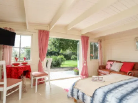 Songbird Hideaway Hotels in Llannor