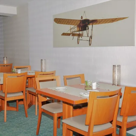 Hotel Cockpit Отели рядом с достопримечательностью «Ольсдорфское кладбище»