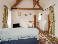 High Park Barn - 4-Star