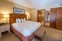 One Bedroom Condo with Large Balcony over Mountaineer Square 1 Condo - No Cleaning Fee! by RedAwning