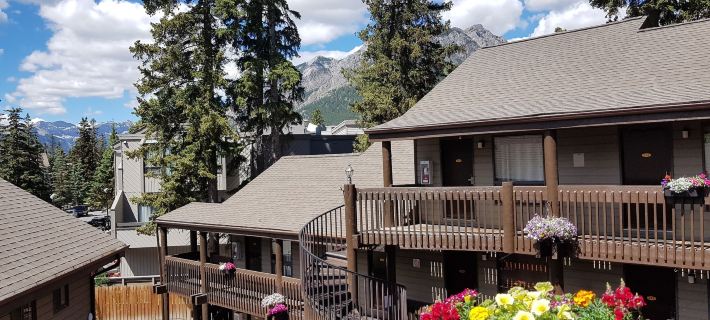 Banff International Hostel Hotel di Banff