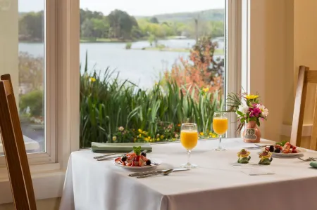 Lookout Point Lakeside Inn