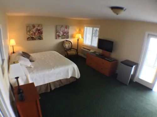 Whitney Mountain Lodge Hotels in Township 1
