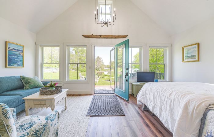 Oceanfront Studio w/ Private Dock in Harpswell!