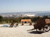 Casa Pinha Hotels in Buarcos