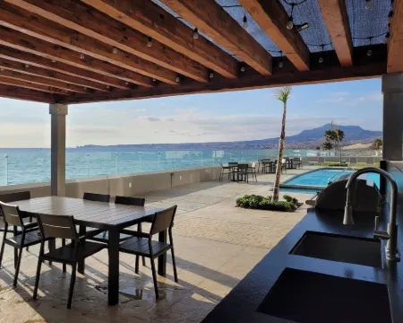 Seafront Condo Pool and Jacuzzi Hotels in Playas de Rosarito Municipality