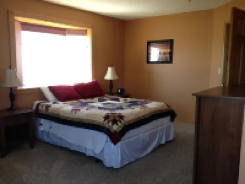 Old Town Kenai Bluff House, Breathtaking Views