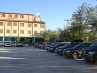 Butik Ertur Hotel - parking