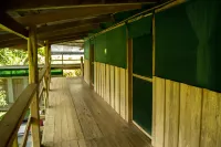 Albergue la Laguna Hotels in Carate