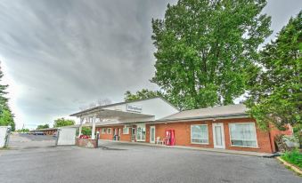 Motel R-100