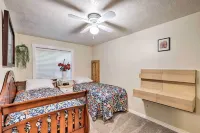 Fenced Yard, Gazebo! Eagle Mountain Extended Stay - bar