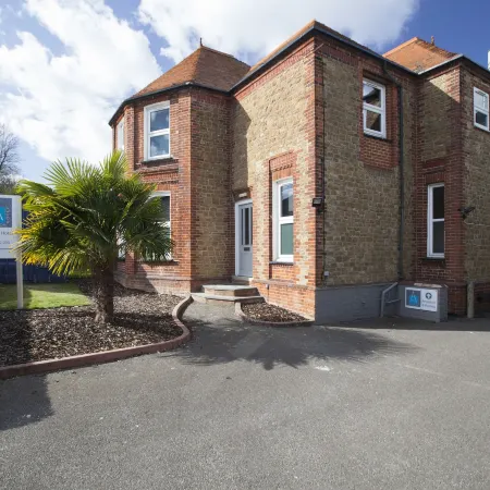 Asperion Hotel Отели рядом с достопримечательностью «Университет Суррей»