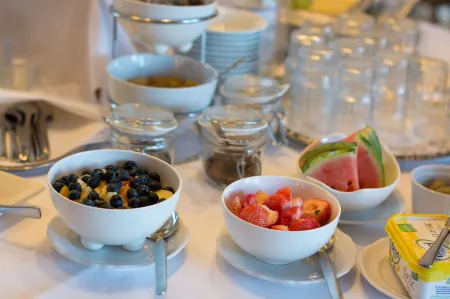 Landhotel Sonneneck - Breuna im Naturpark Отели в г. Вольфхаген