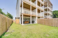 Carolina Beach Vacation Rental w/ Rooftop Terrace - parking