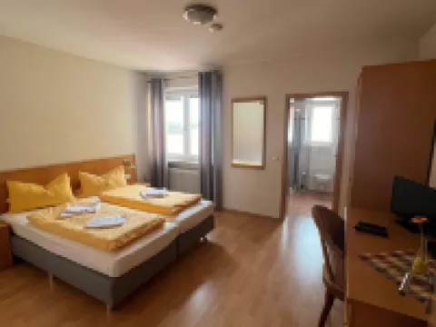 Gasthaus & Metzgerei Besenhardt Hotels in Wackersdorf